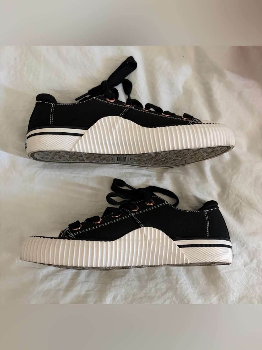 Skechers Women’s BOBs Arch Fit Utopia Arching Star Size 8 - Picture 2 of 9
